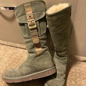 Like new UGG boots size 6